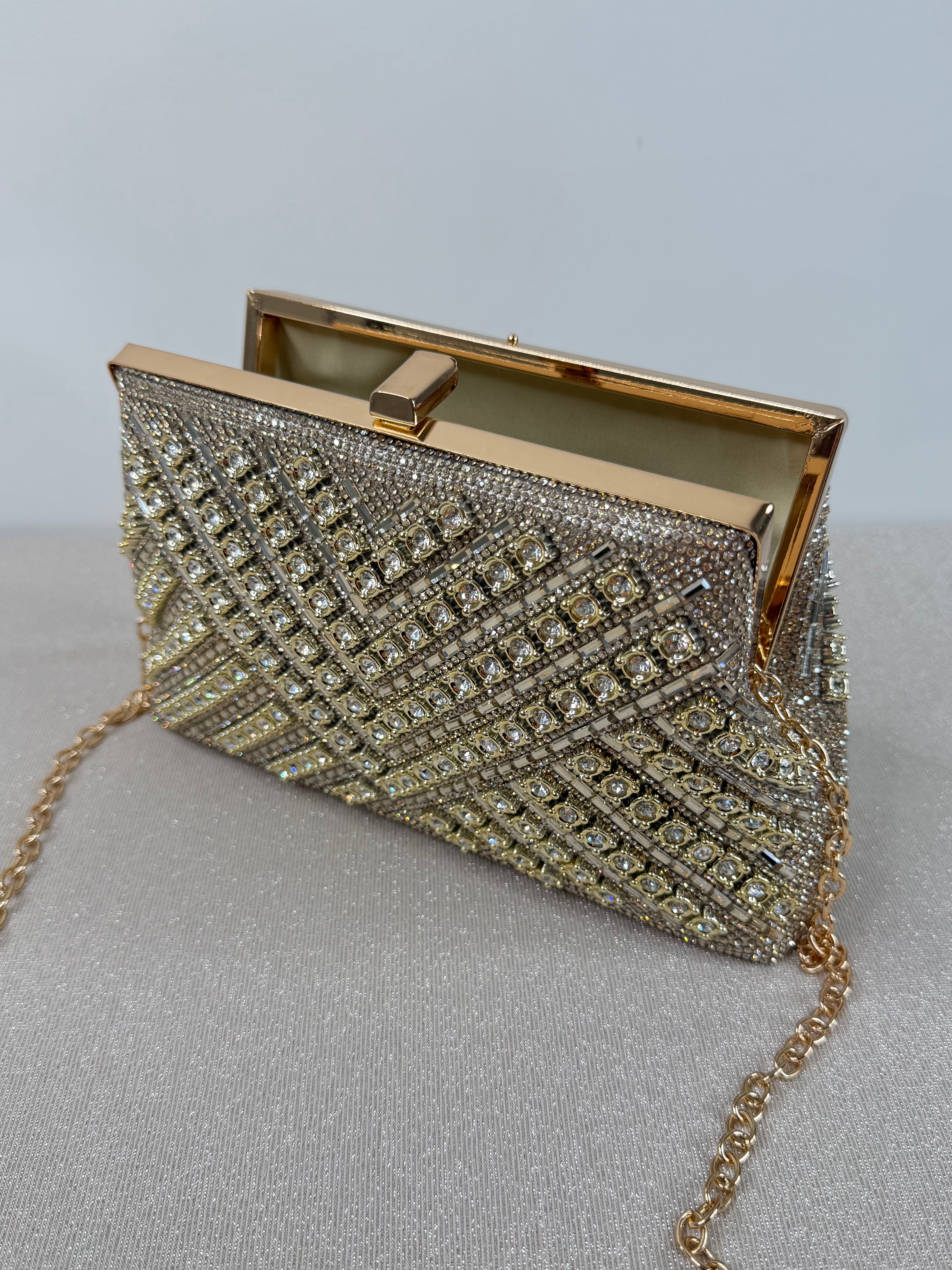 Pochette elegante con cristalli geometrici