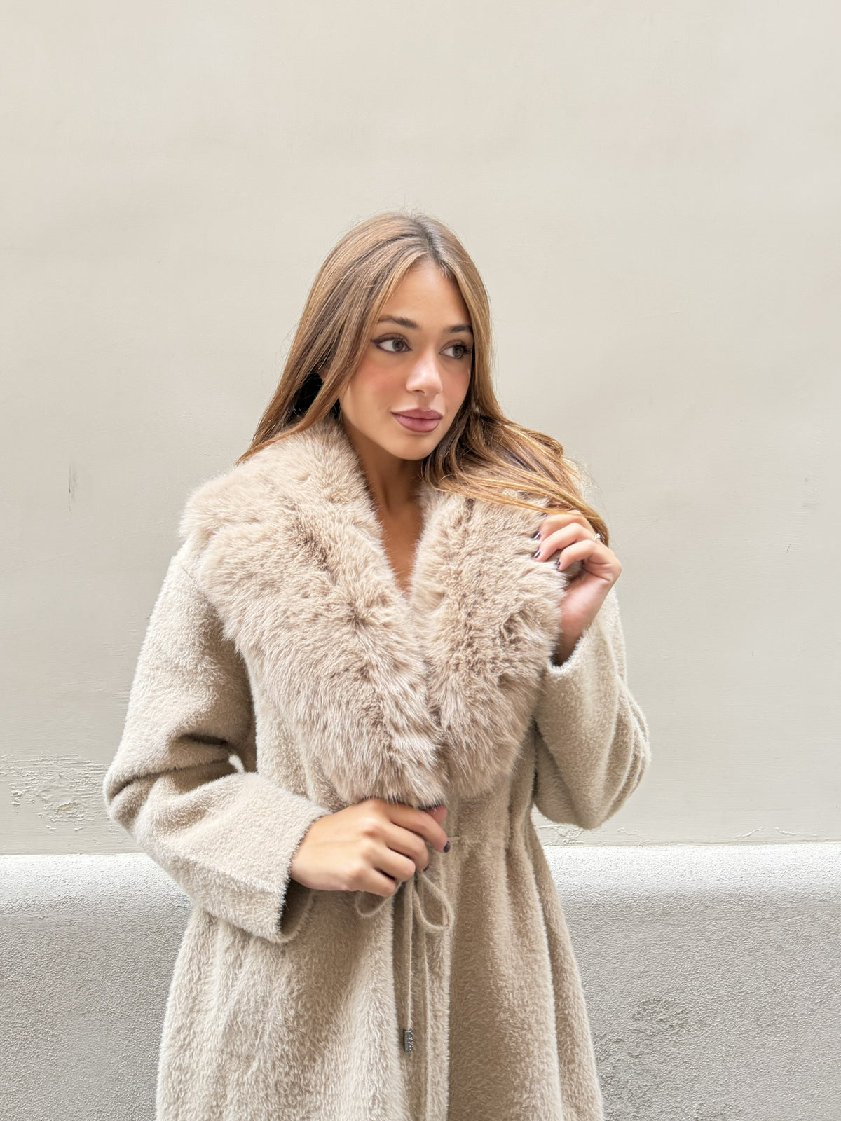 Cappotto lungo ecopelliccia