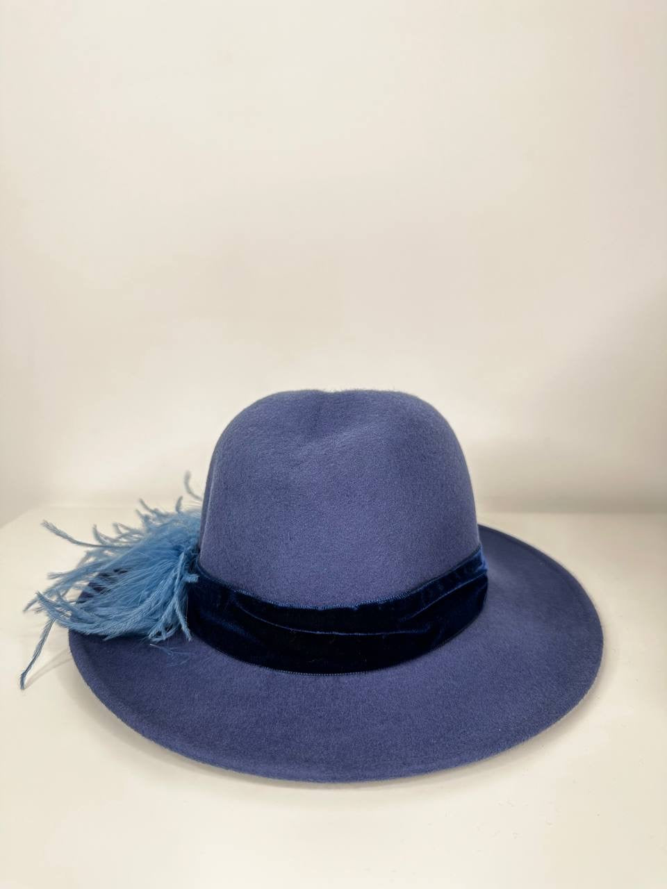 Cappello in Feltro con piume Alessandra Cruciani
