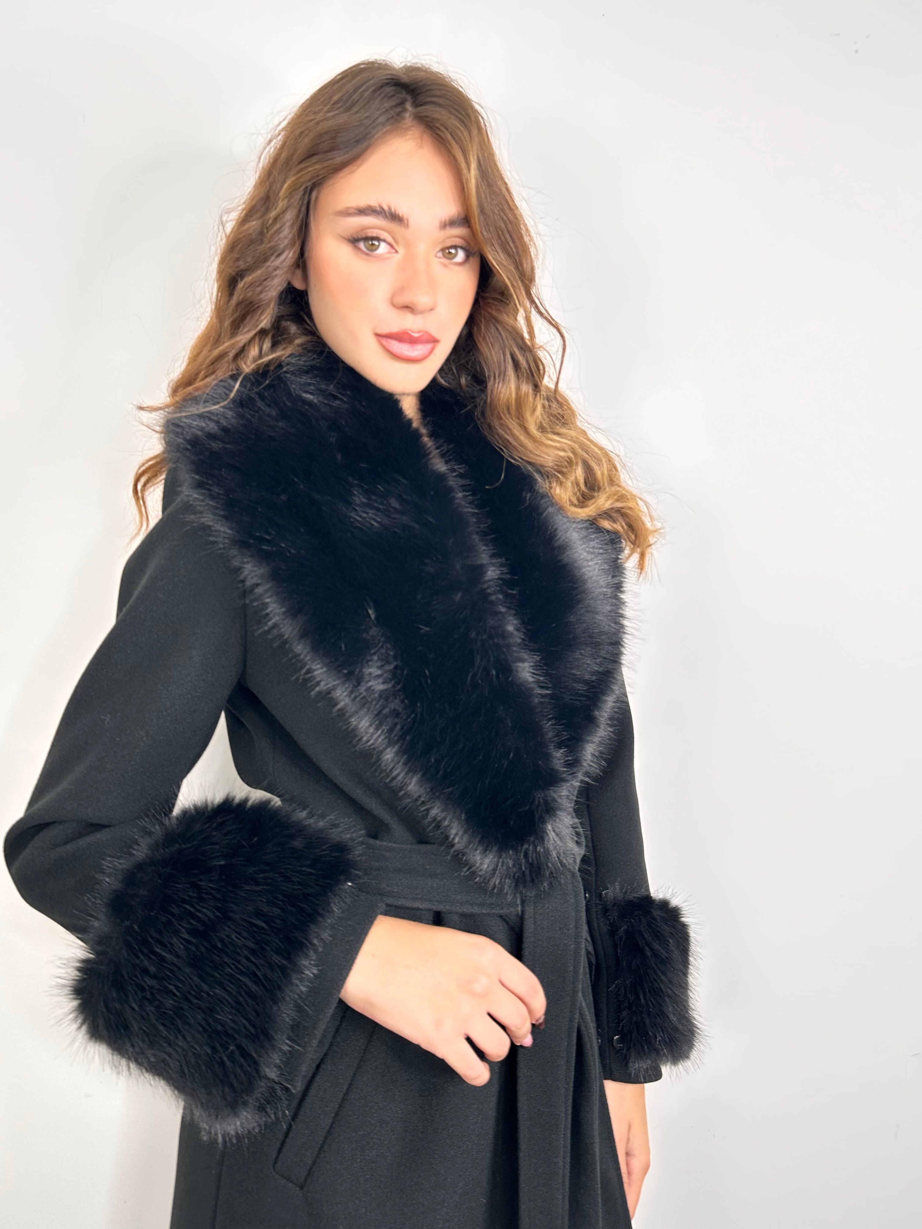 Cappotto in eco-pelliccia