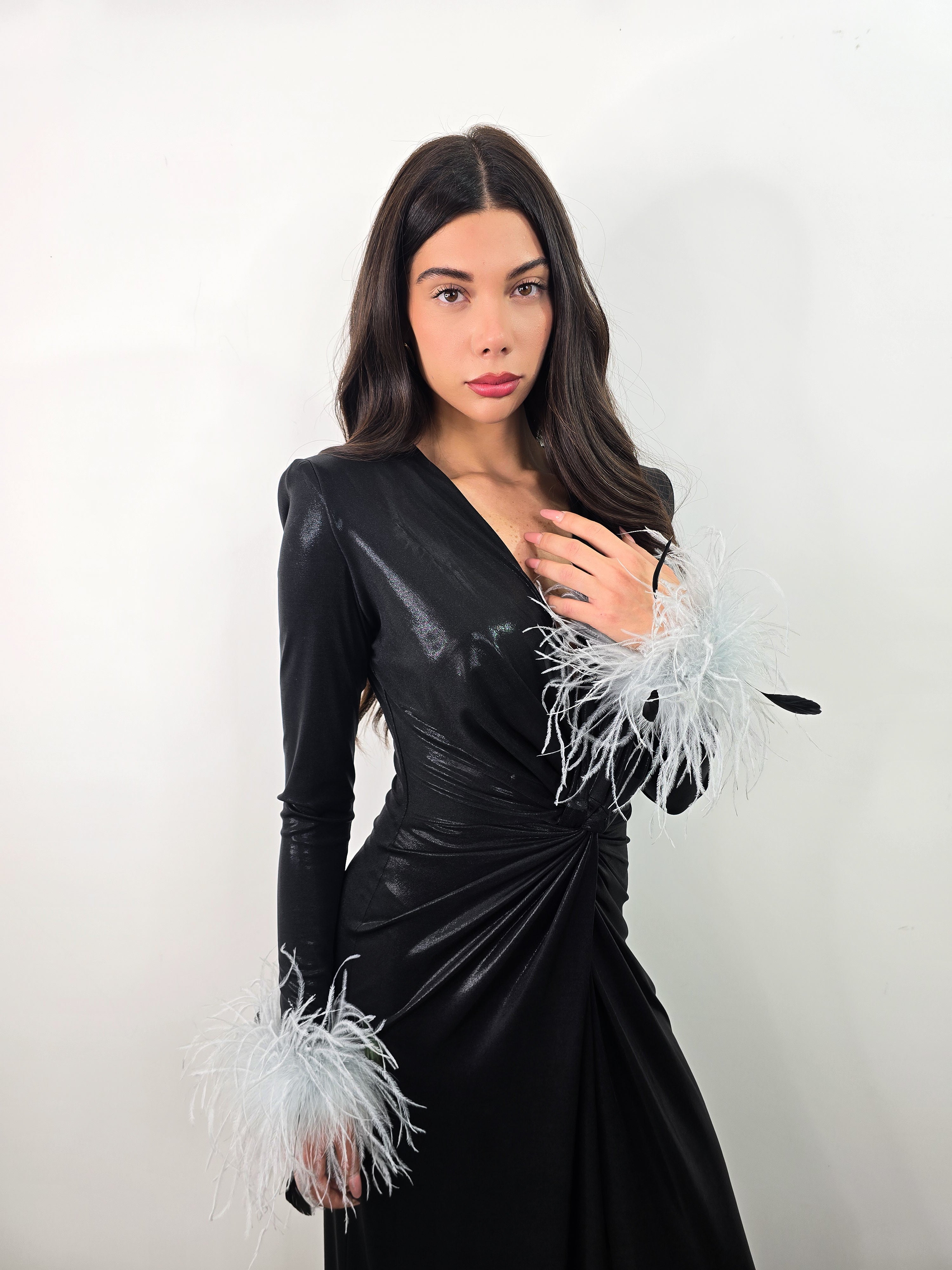Dramèe dress con maniche piumate