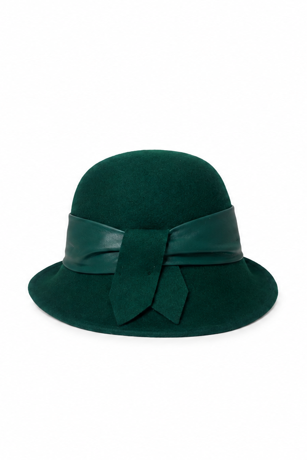 Cappello in feltro verde con fascia effetto pelle