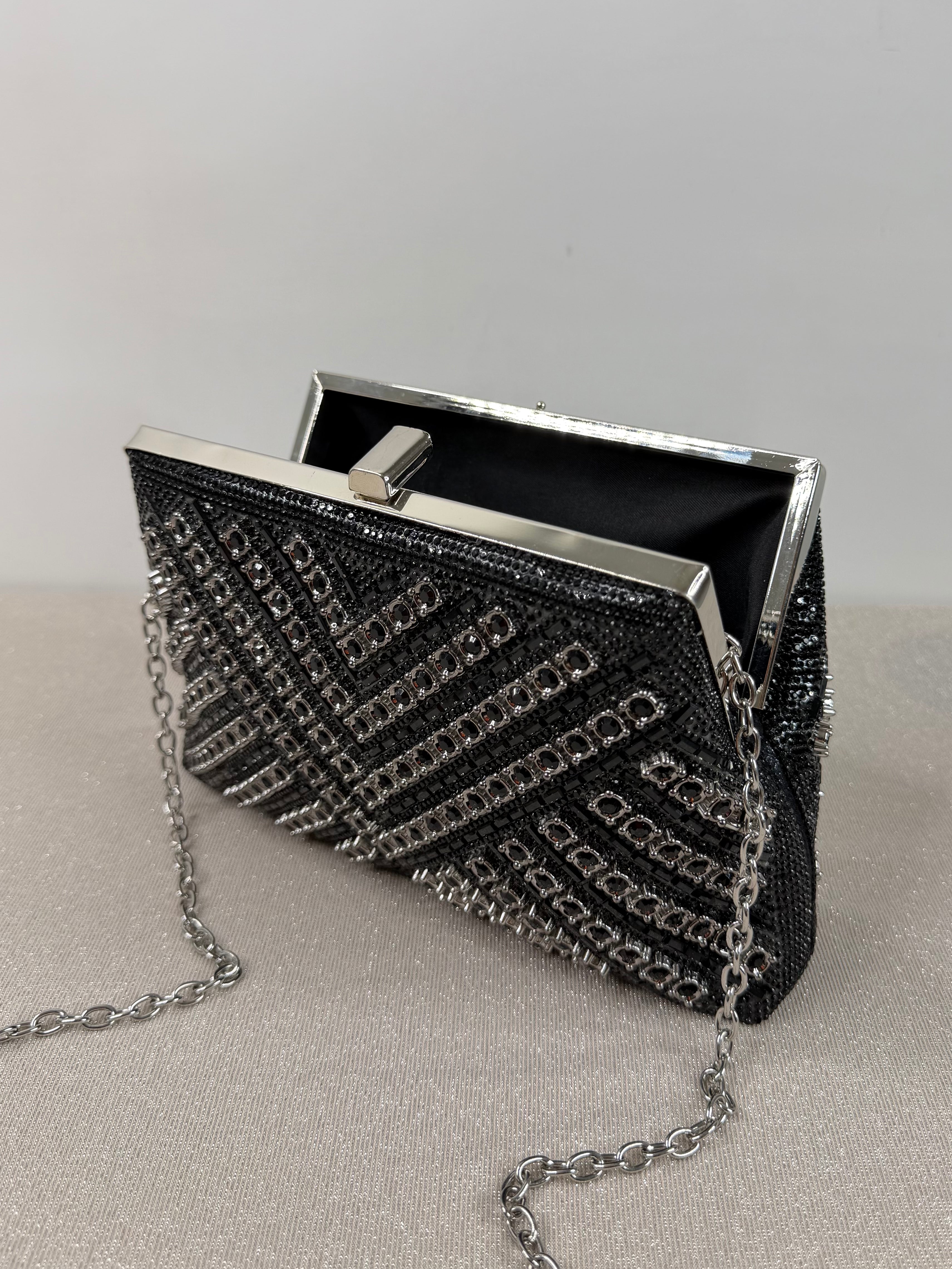Pochette elegante con cristalli geometrici