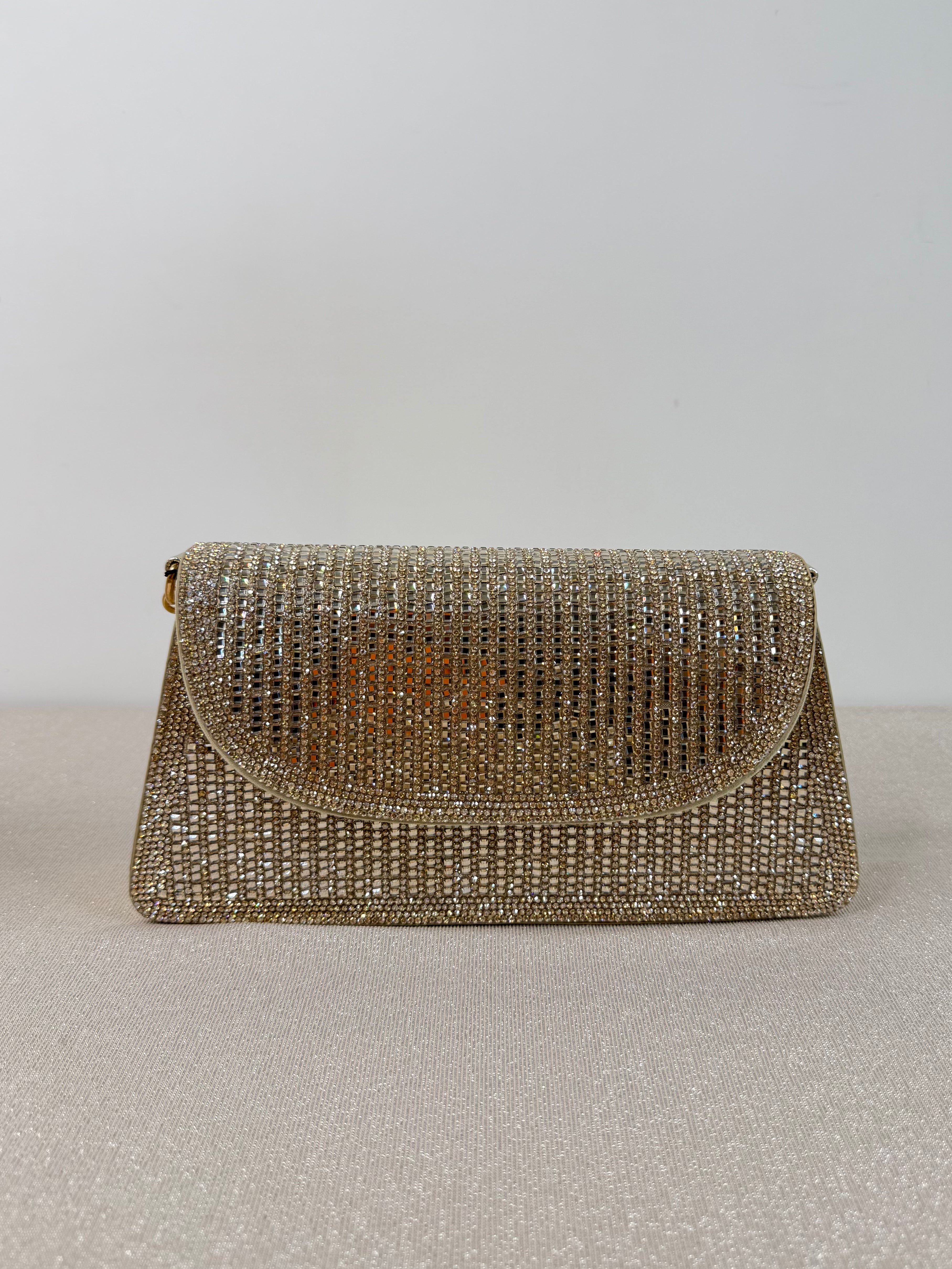 Pochette elegante con cristalli e catena