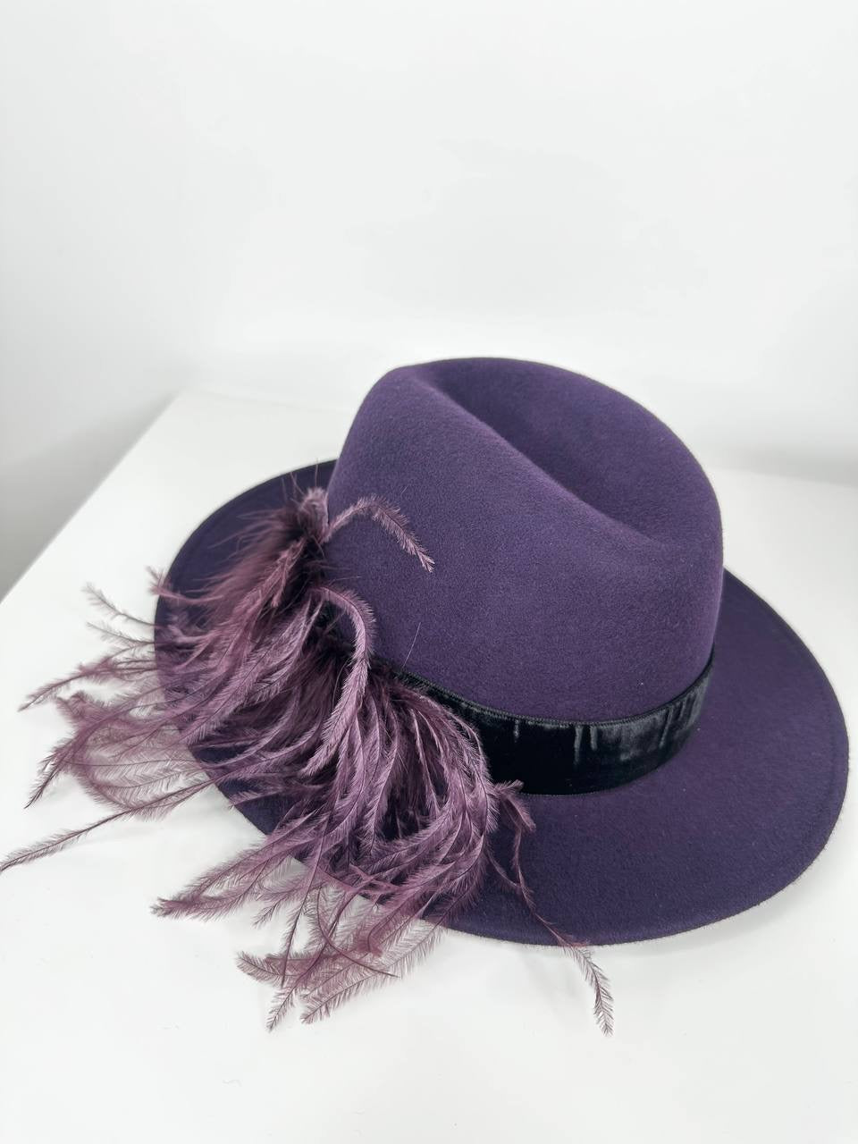 Cappello in Feltro con piume Alessandra Cruciani