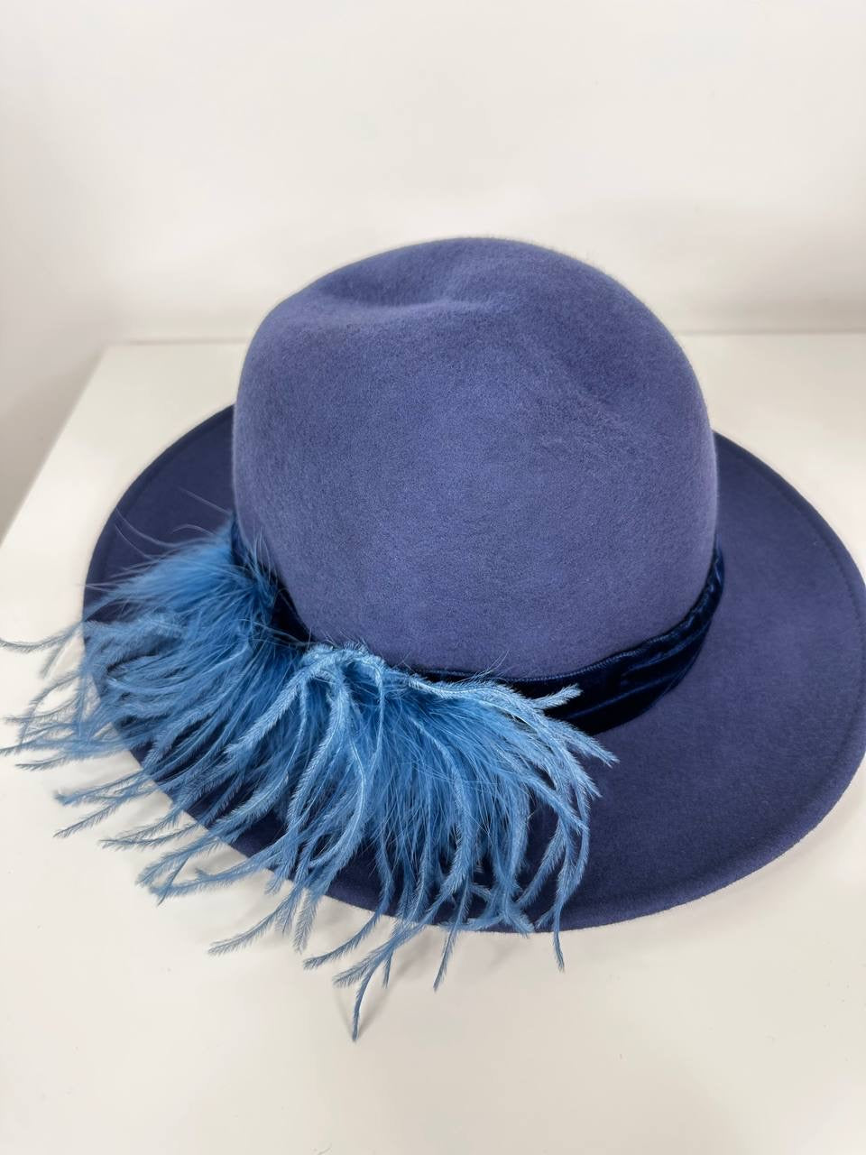 Cappello in Feltro con piume Alessandra Cruciani