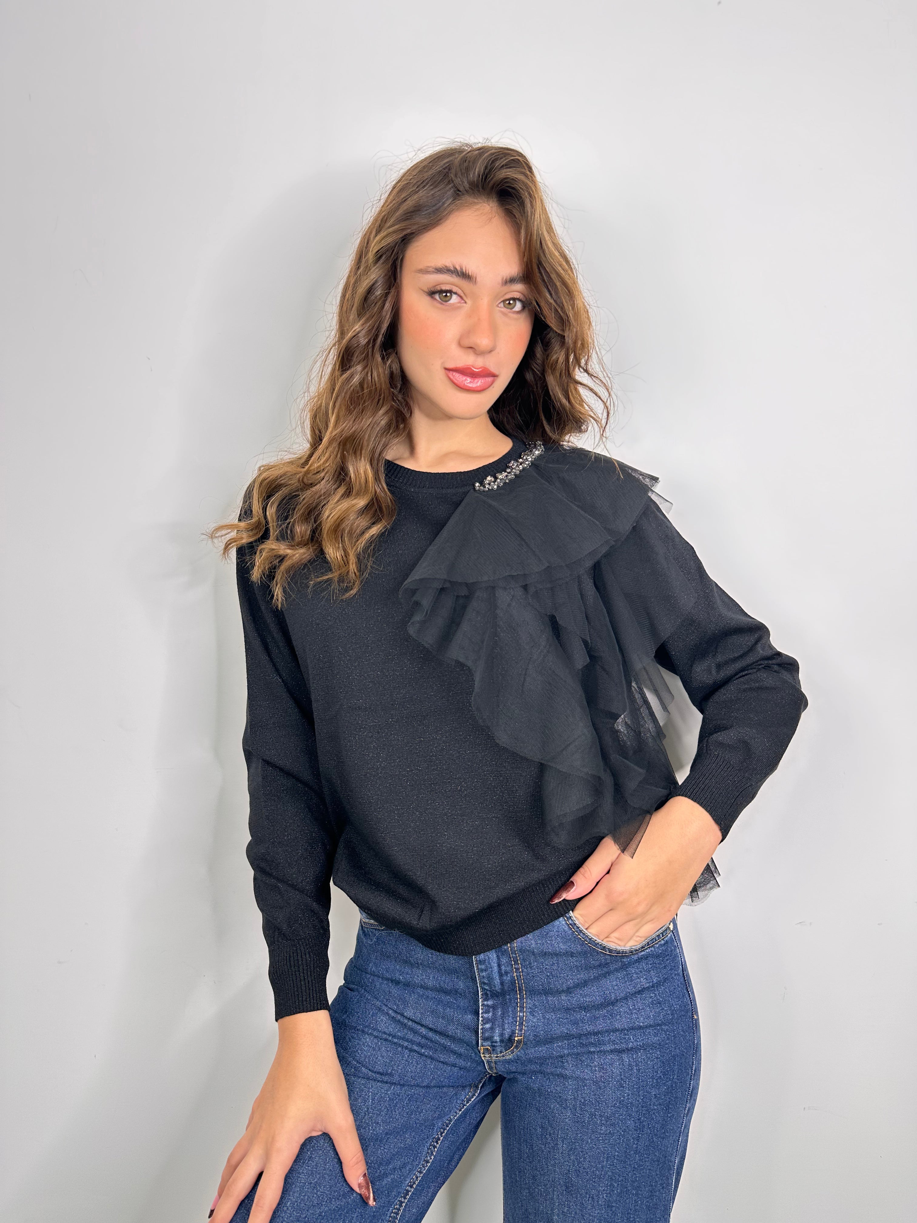 Maglia con rouches e dettaglio gioiello