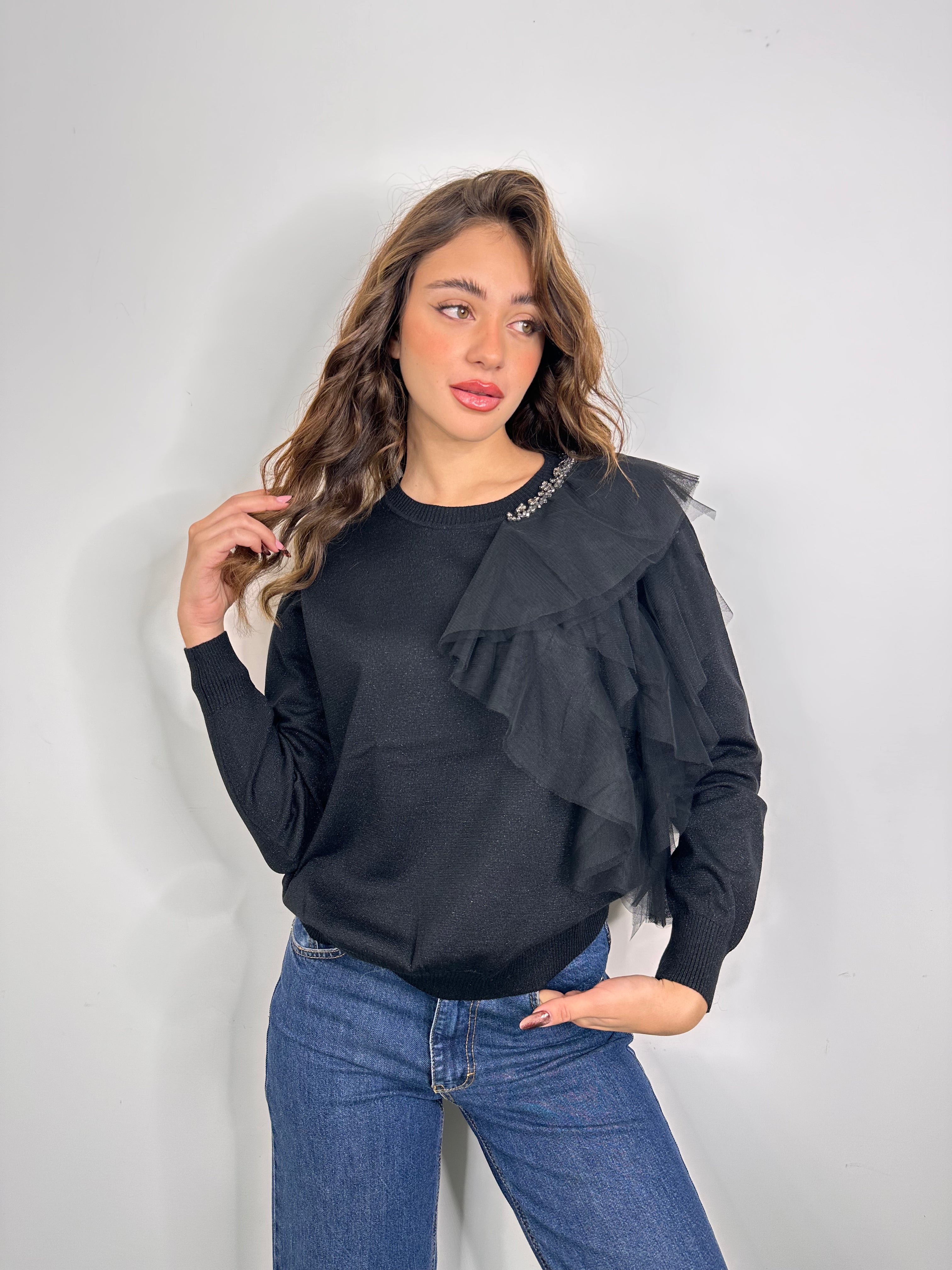 Maglia con rouches e dettaglio gioiello