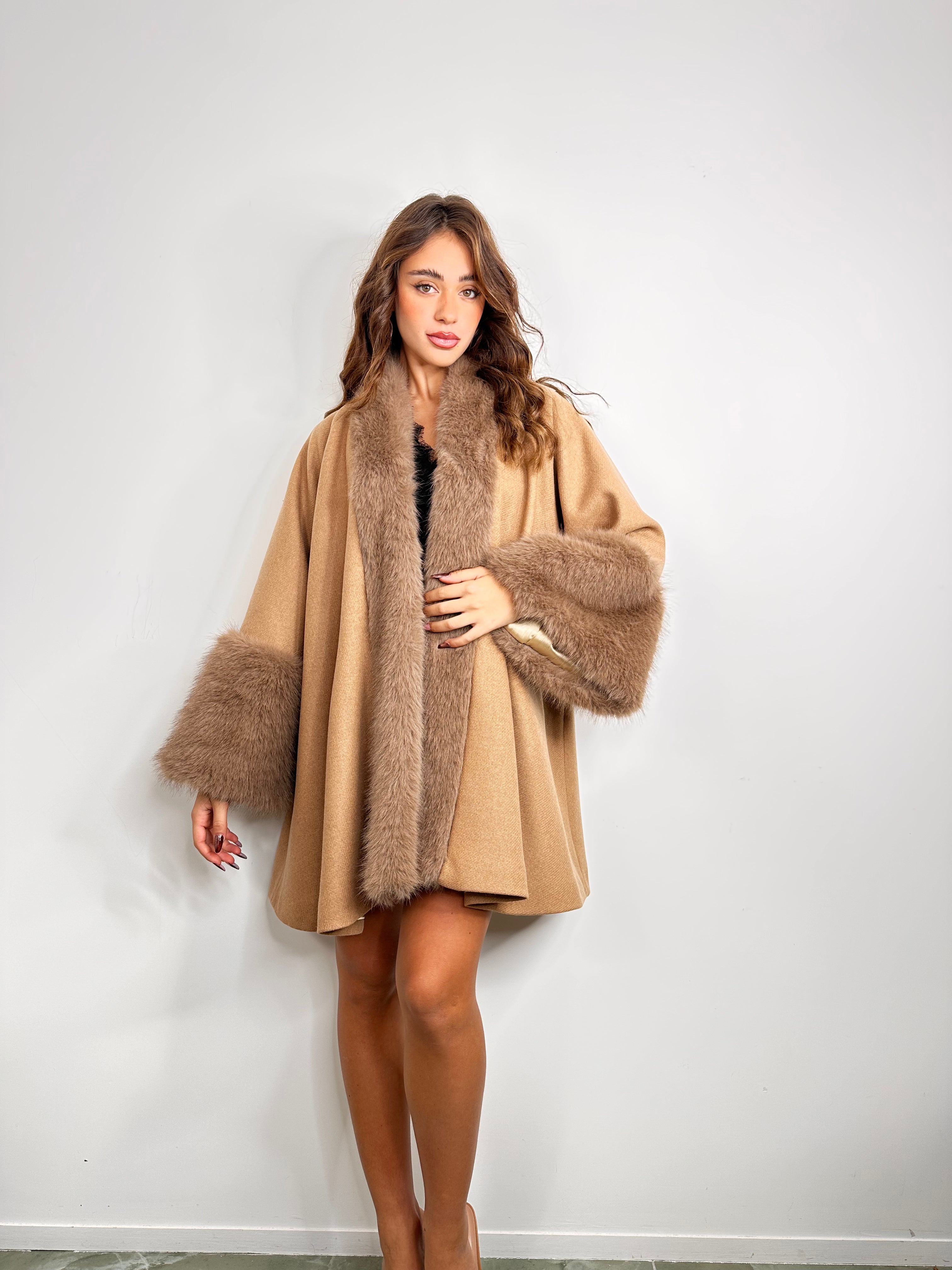 Mantella Desy in ecopelliccia